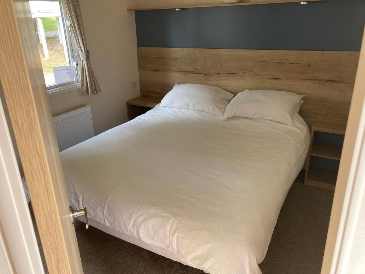 46 Pine Ridge Hotel Poole Bagian luar foto
